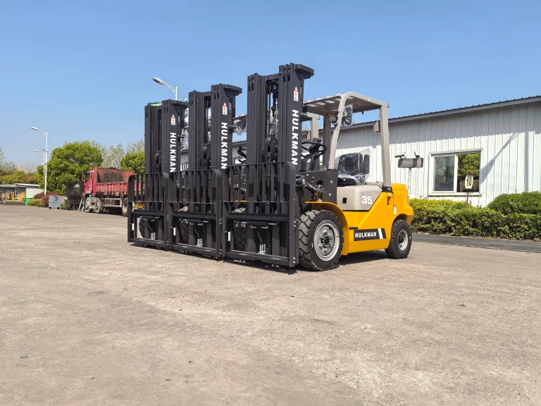 HULKMAN Delivers Three Customized 3.5-Ton Diesel Forklifts to Saudi Arabia