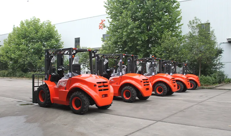 FD30 (4WD) Rough Terrain Forklift