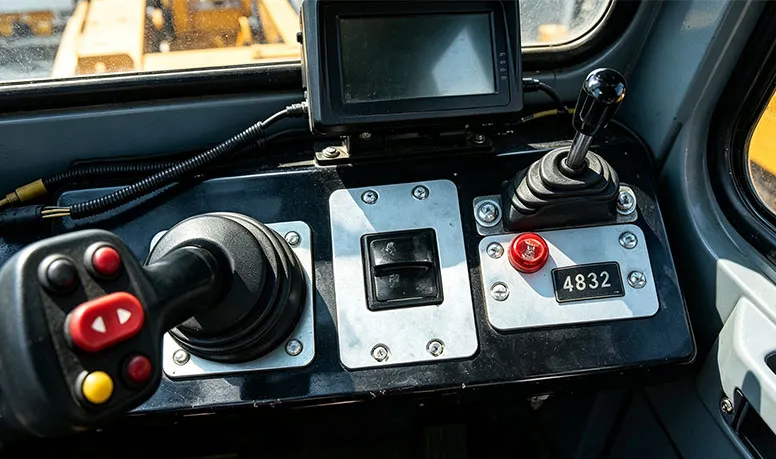 HULK735 Telehandler (1)